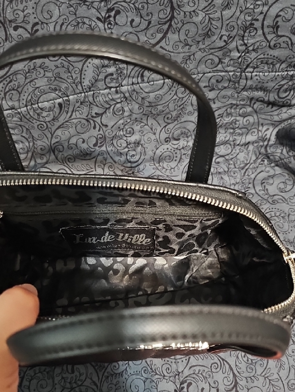 Lux de Ville Hand Bag - Picture 8 of 9